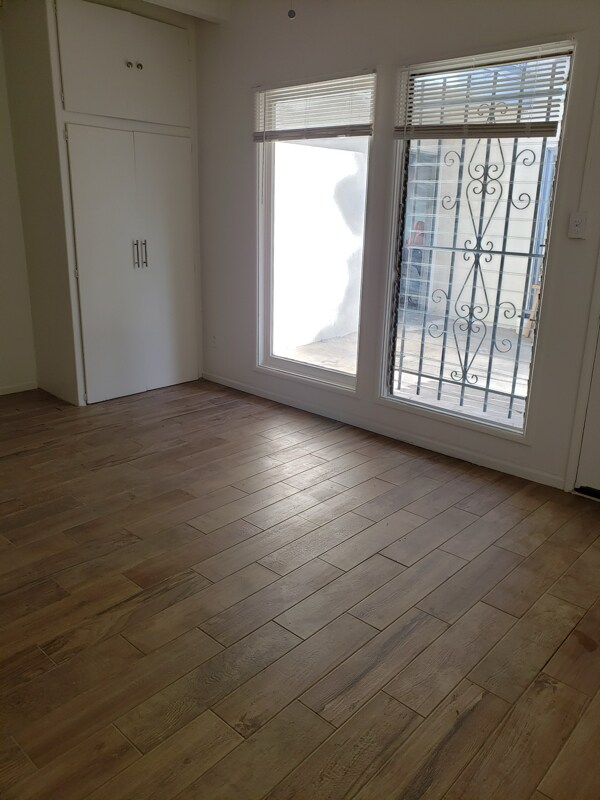 Foto del edificio - 1909 Beachwood Dr