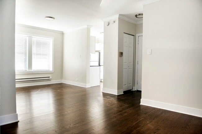 Building Photo - 4216 N Clark St
