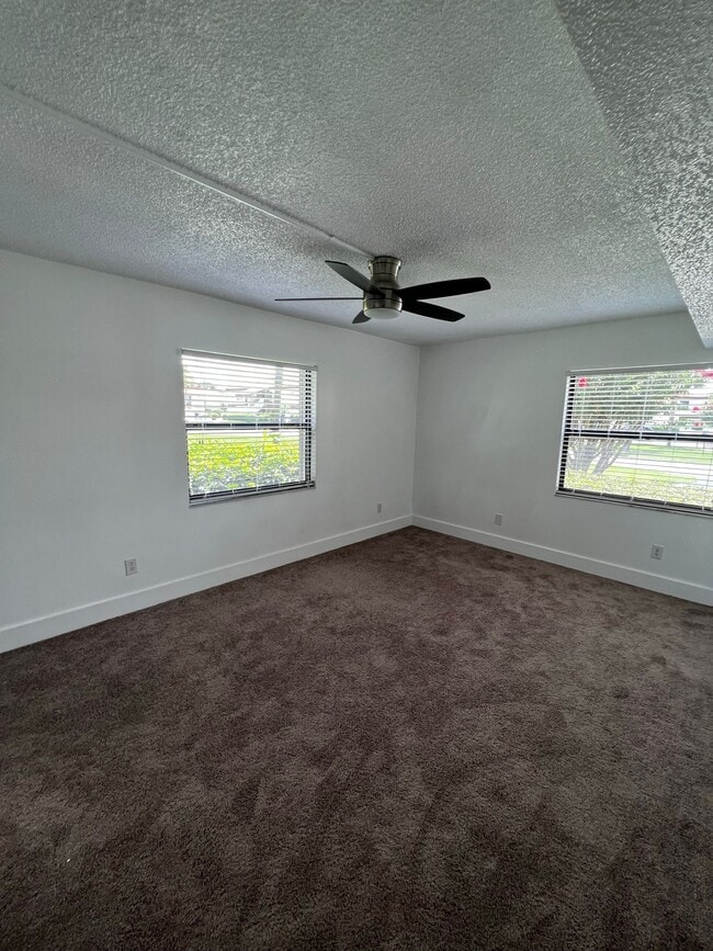 Building Photo - 3200 Candle Ridge Dr