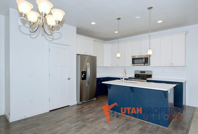 Photo - 1108 Emerald Pools Ln Townhome