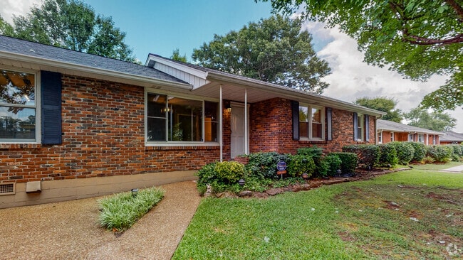 Welcome Home! - 203 Donelson Hills Dr