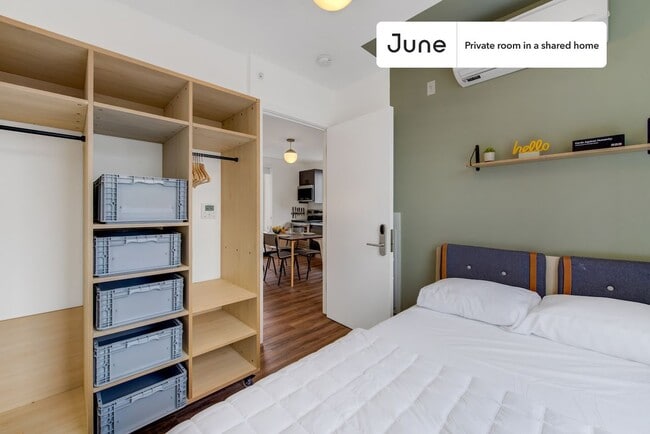 Building Photo - Room in Shared 4.0 bed/2 bath home