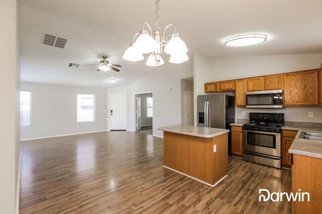 Building Photo - 42586 W Sunland Dr
