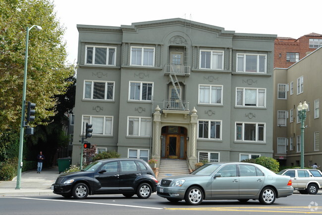 Building Photo - Robertson