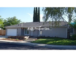 Building Photo - 886 Adams Ave