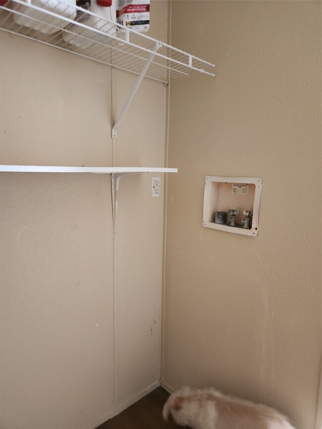 Foto del edificio - 19139 Groveway Dr