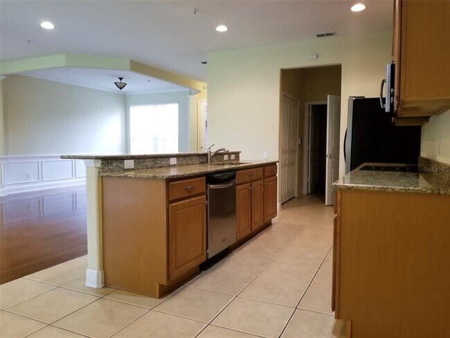 Building Photo - 6372 San Lazaro Ct