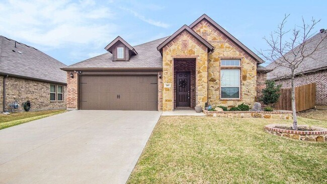 Building Photo - Beautifully Crafted 3-2-2 2019 Build in Sa...