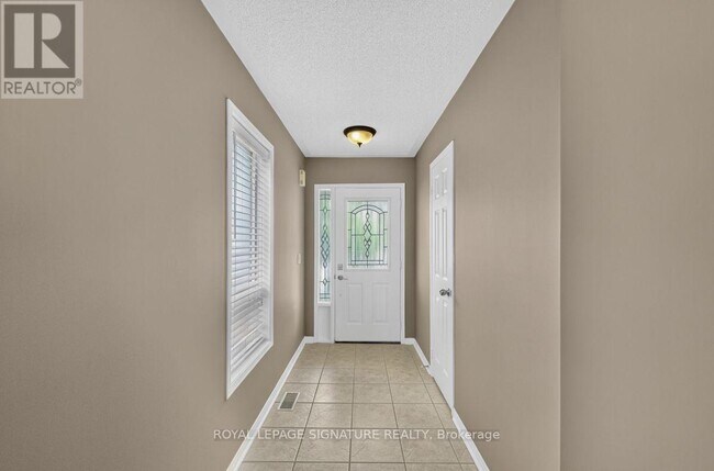 Building Photo - 19 Mossgrove Crescent