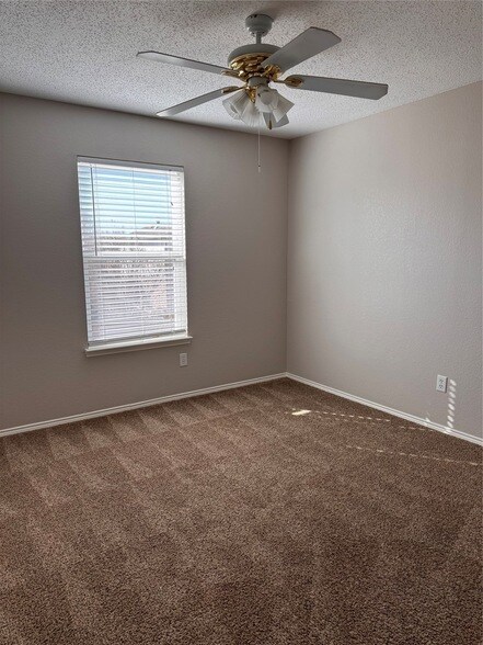 Building Photo - 652 Spillway Dr