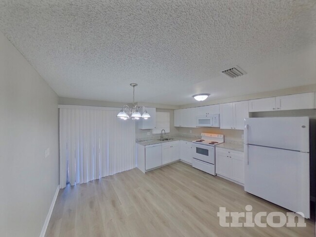 Building Photo - 804 Briarcliff Dr