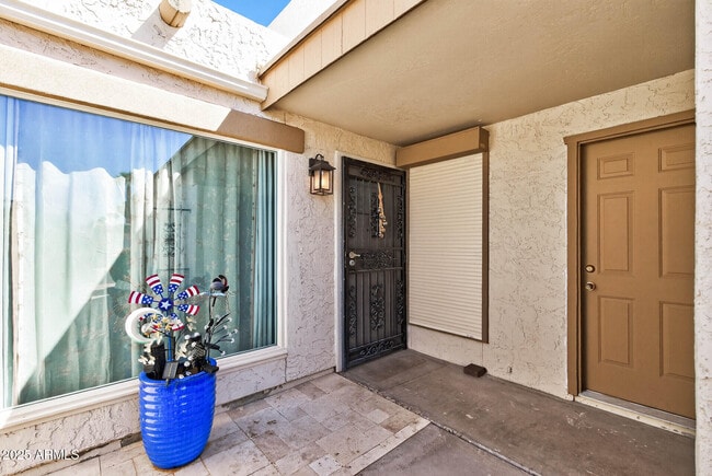 Building Photo - 258 W Maya Dr