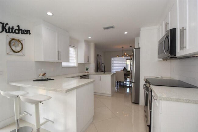 Building Photo - 9207 NW 44th Ct