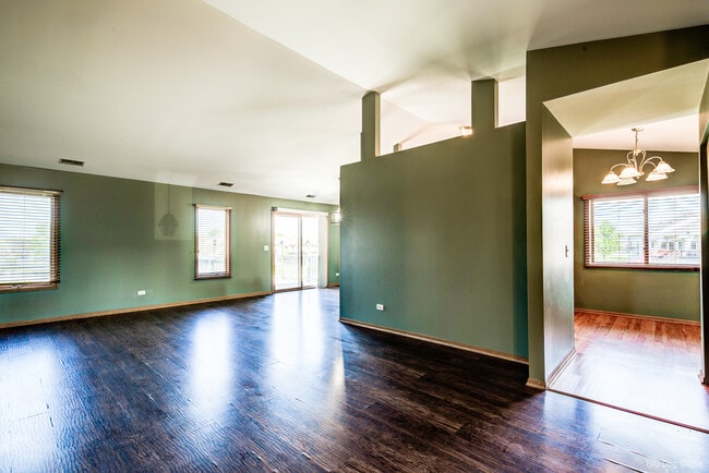 Building Photo - 8324 Chestnut Ct
