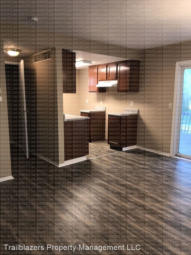 Building Photo - 3 br, 1.5 bath House - 3815 Helton Drive,