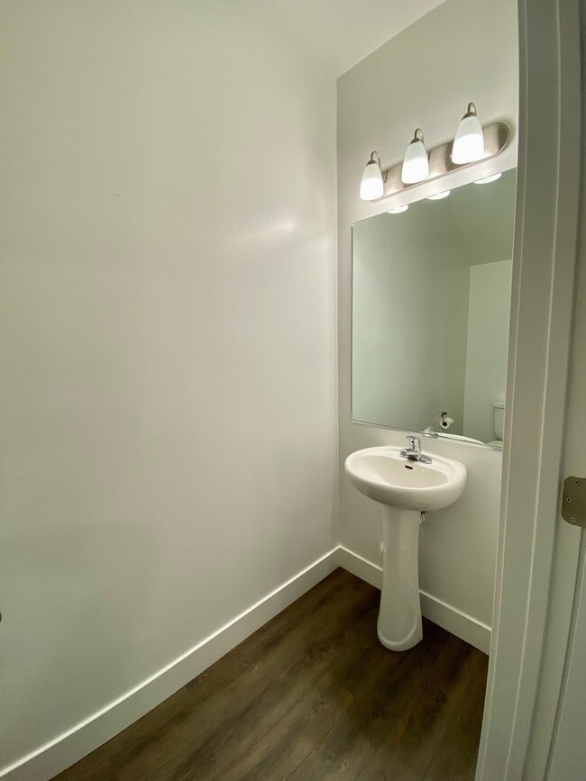 Building Photo - 428 W 40 S