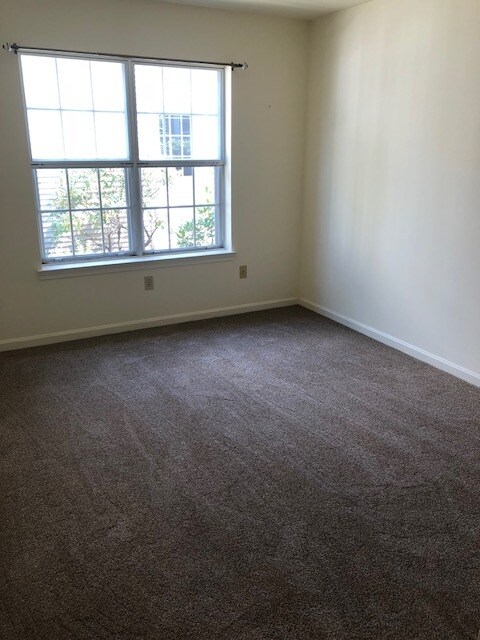 Sala de estar - 101 Barrington Ct