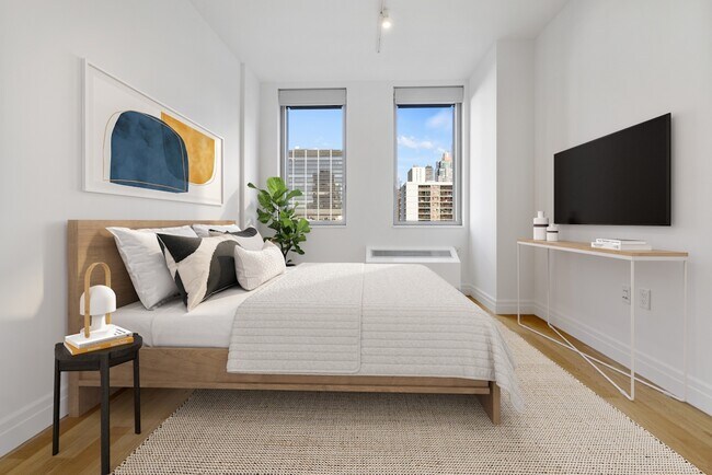 Building Photo - 550 W 54th St