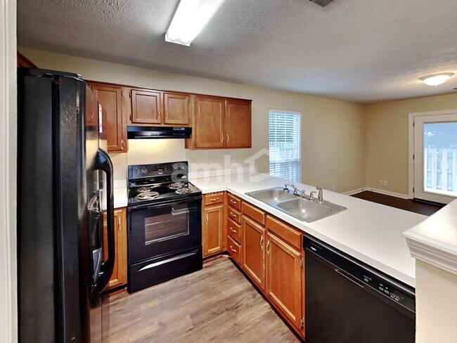 Building Photo - 1212 Wembley Dr