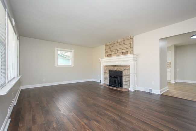 Building Photo - 6156 Cherry Hill Ct