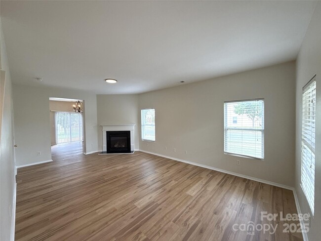 Building Photo - 9402 Darwick St