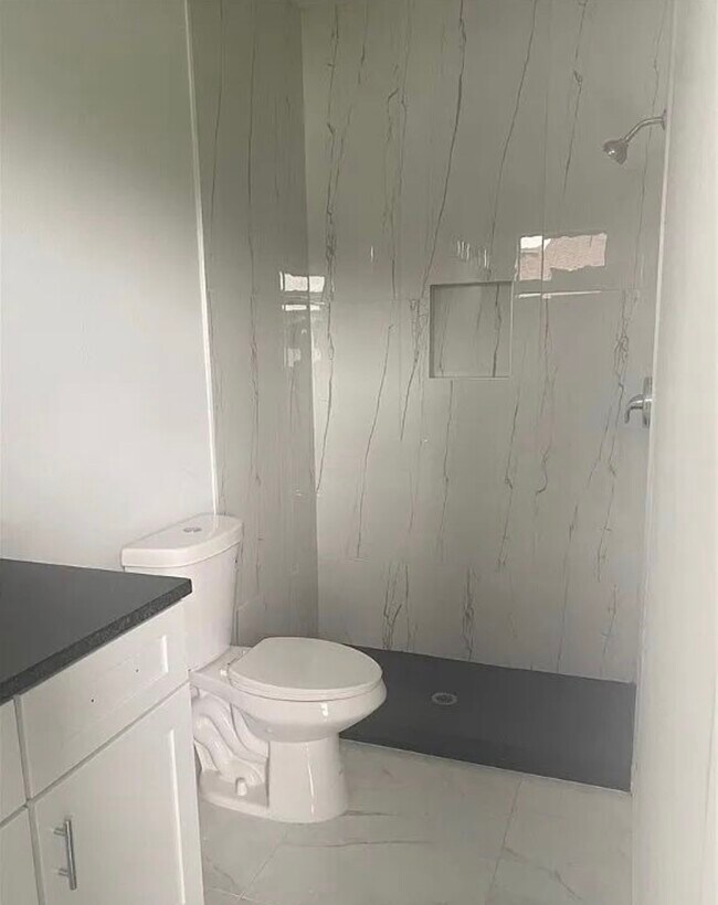 Building Photo - 705 Harry Ave S