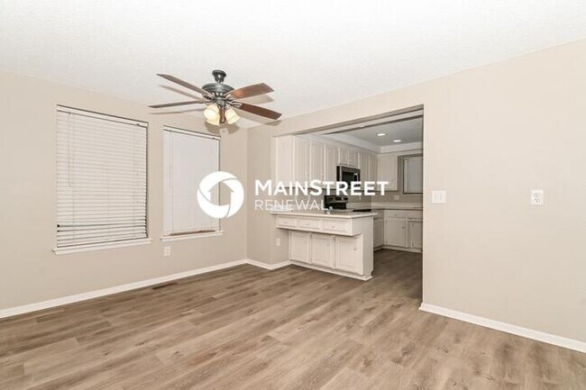Foto del edificio - 4 Bedroom Pet-Friendly Home in Oklahoma City, OK with Main Street Renewal