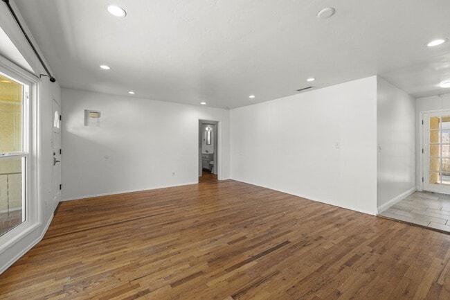 Building Photo - 6155 Mary Ln Dr