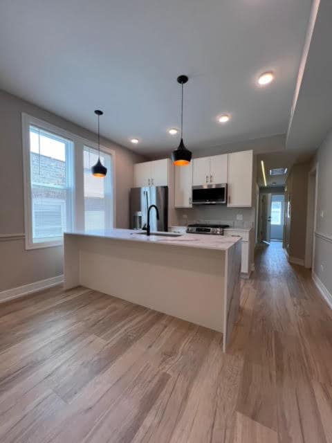 Building Photo - 2934 N Avers Ave
