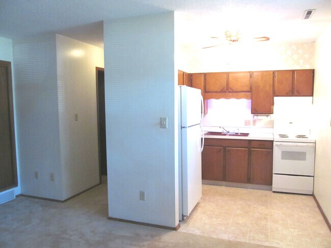 Building Photo - 1165 Dixon Dr