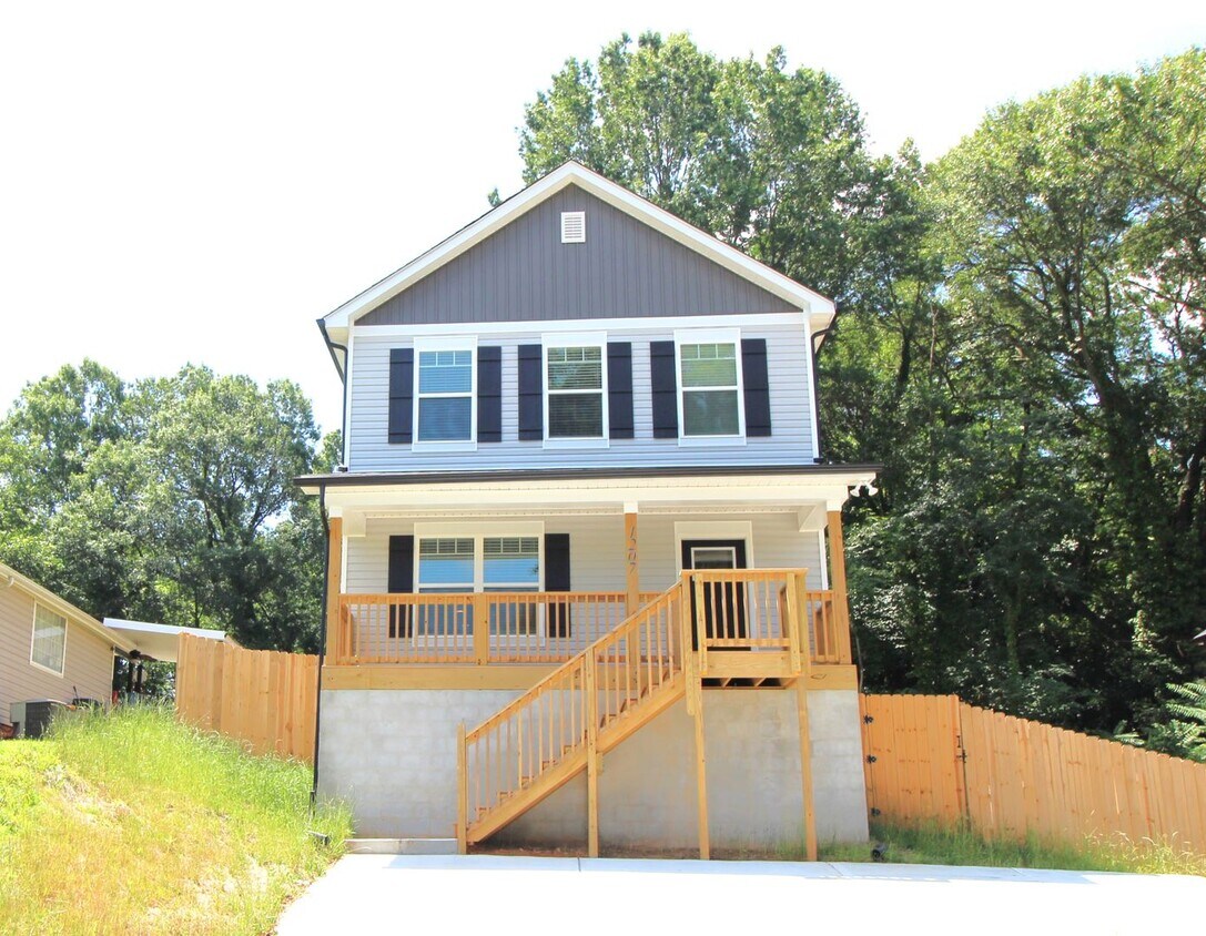 Primary Photo - 3 bedroom New Construction Home!
