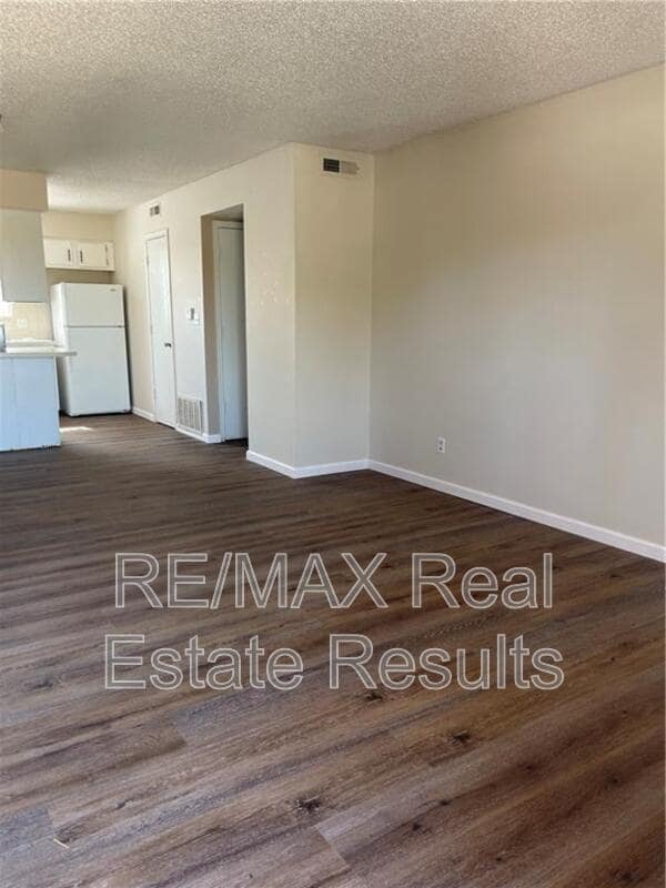 Foto del edificio - 1810 W Twin Springs St