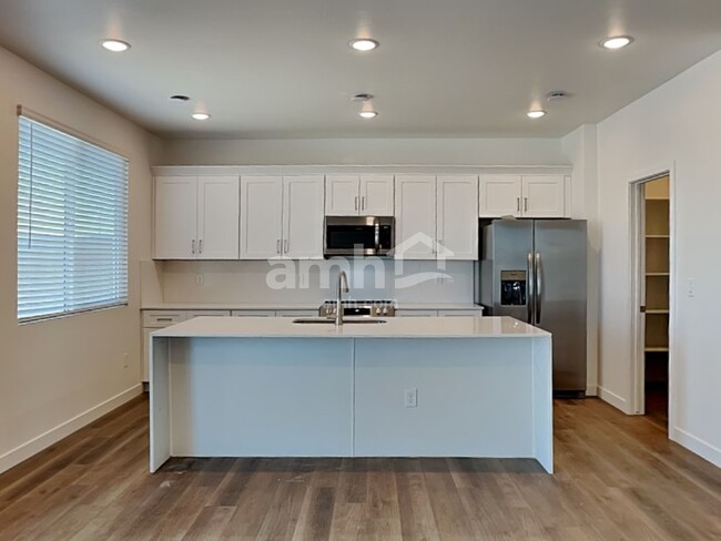 Foto del edificio - 12519 W Flynn Ln