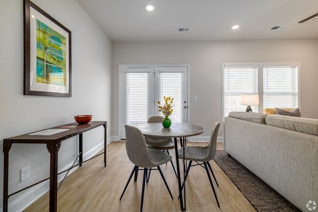 Foto del interior - Sophisticated 3-Bedroom Townhomes | Modern...