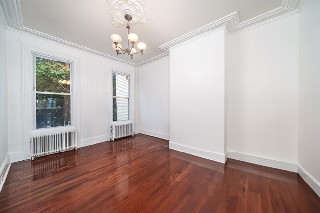 Building Photo - 203 Bowers St