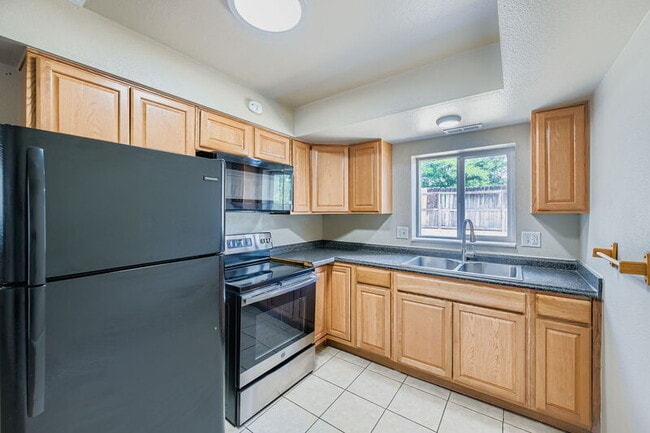 Building Photo - 6654 Provincial Dr