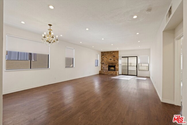 Building Photo - 432 S Hamel Rd