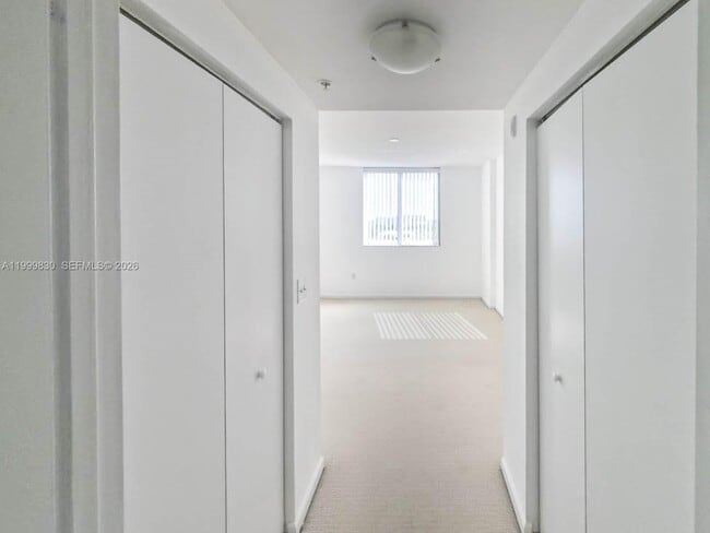 Foto del edificio - 2775 NE 187th St