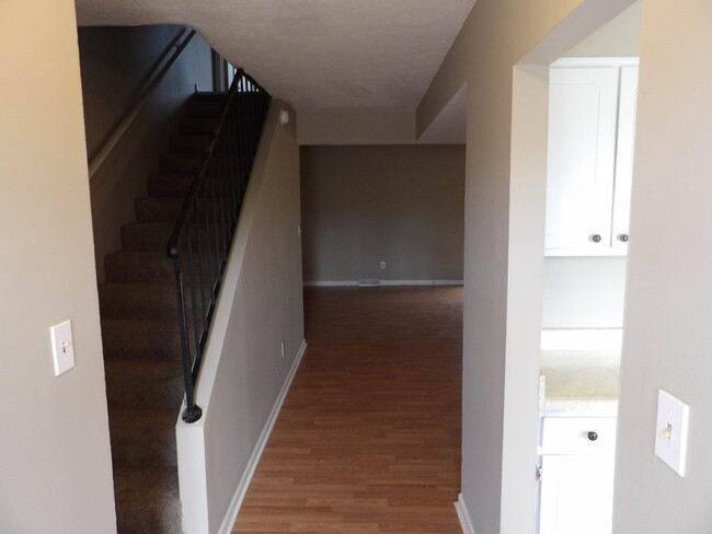 Building Photo - 409 Ridgewood Ln