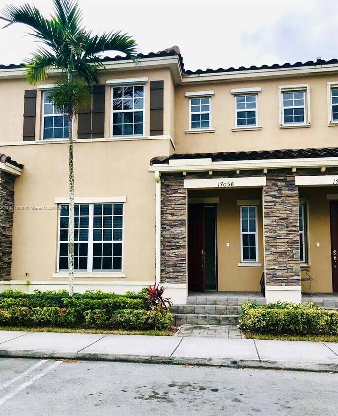 Foto principal - 17058 SW 95th Terrace
