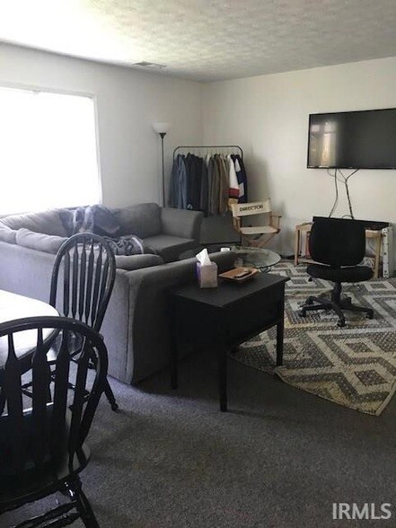 Building Photo - 314 W Kenwood Dr