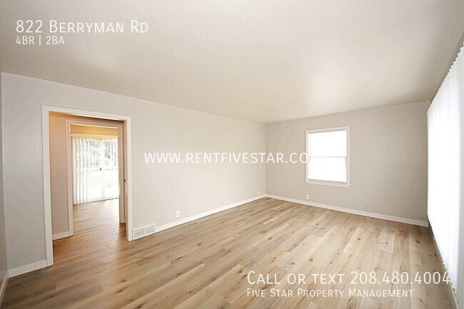 Foto del edificio - 822 Berryman Rd