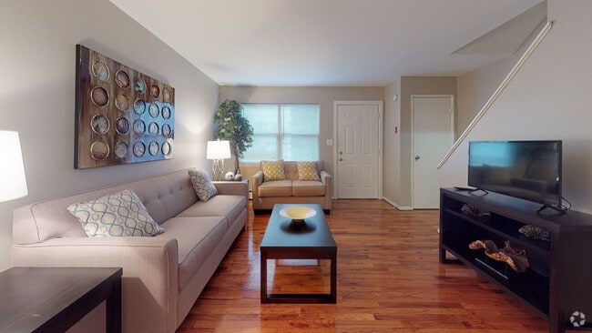 2 BD, 1 BA Townhouse (821sqft) - Living Room - Scott Gardens Apartments
