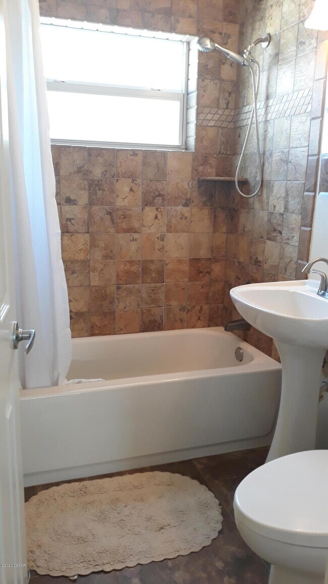 Building Photo - 2573 Coral Way E