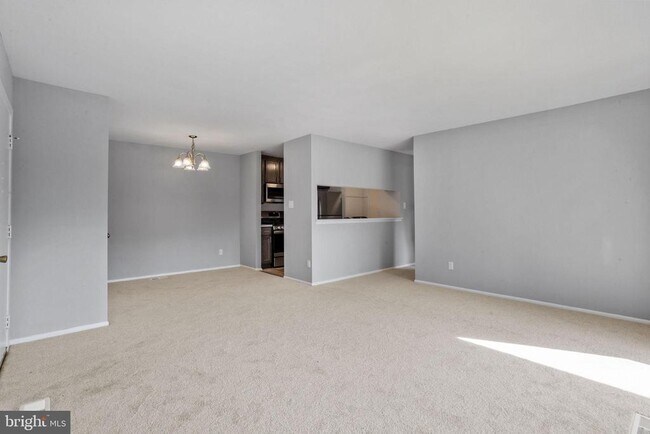 Building Photo - 901 Woodhollow Dr