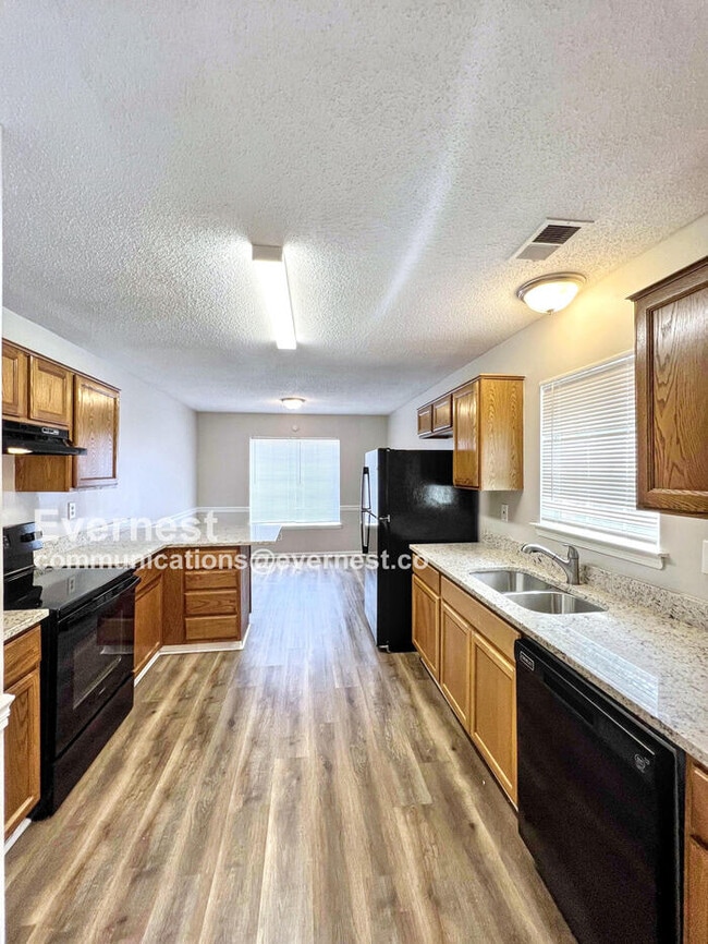 Building Photo - 285 Gaslight Cove
