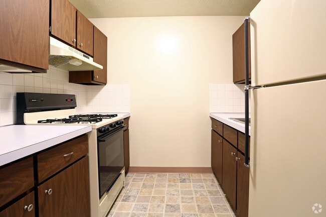 Kitchen - Tallmadge Oaks