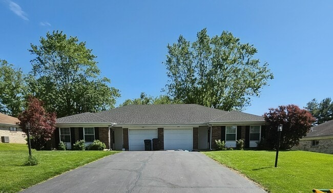 Building Photo - 1490 Parkman Pl