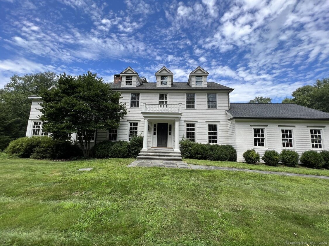 Primary Photo - 120 Merwins Ln