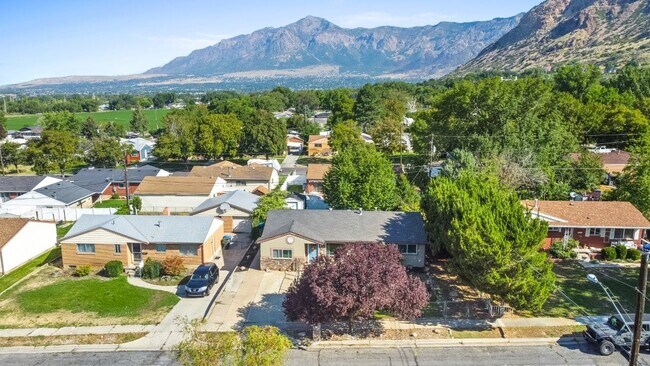 Foto del edificio - 1024 1st St